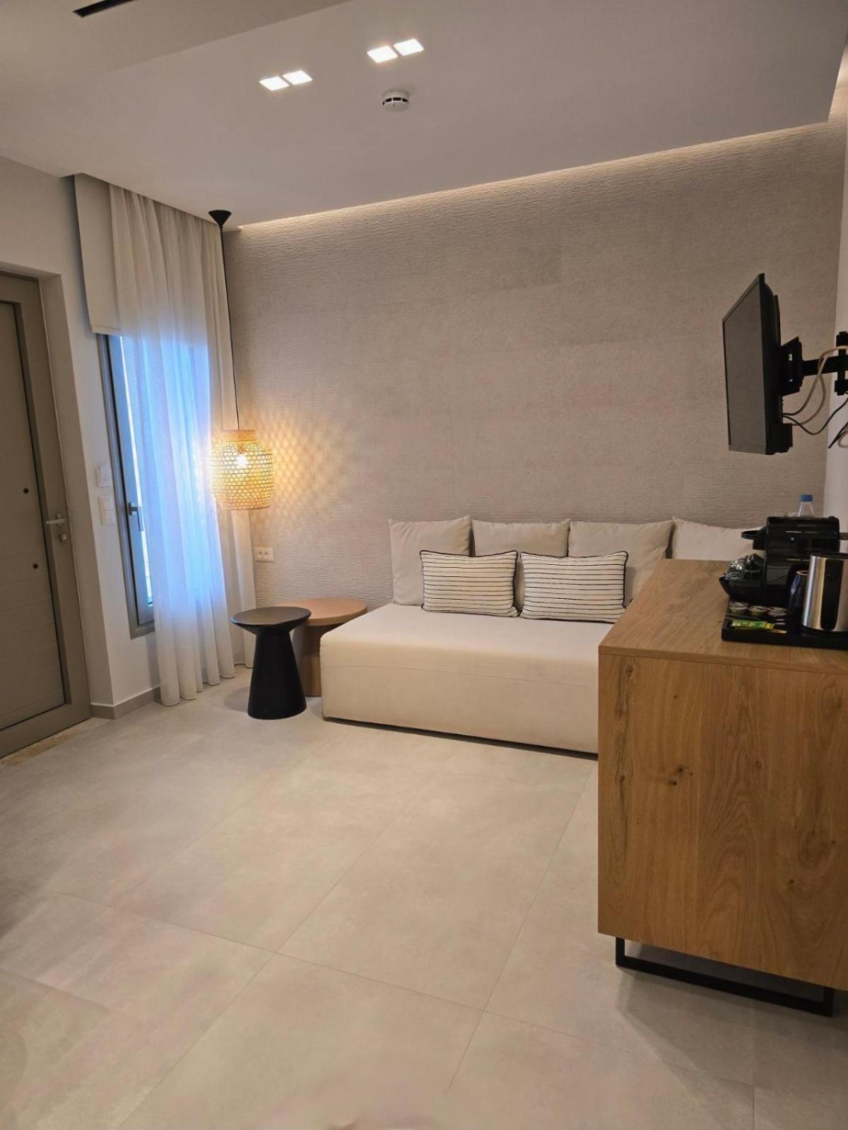 Niriides Palace Gournes Gouvon Room photo